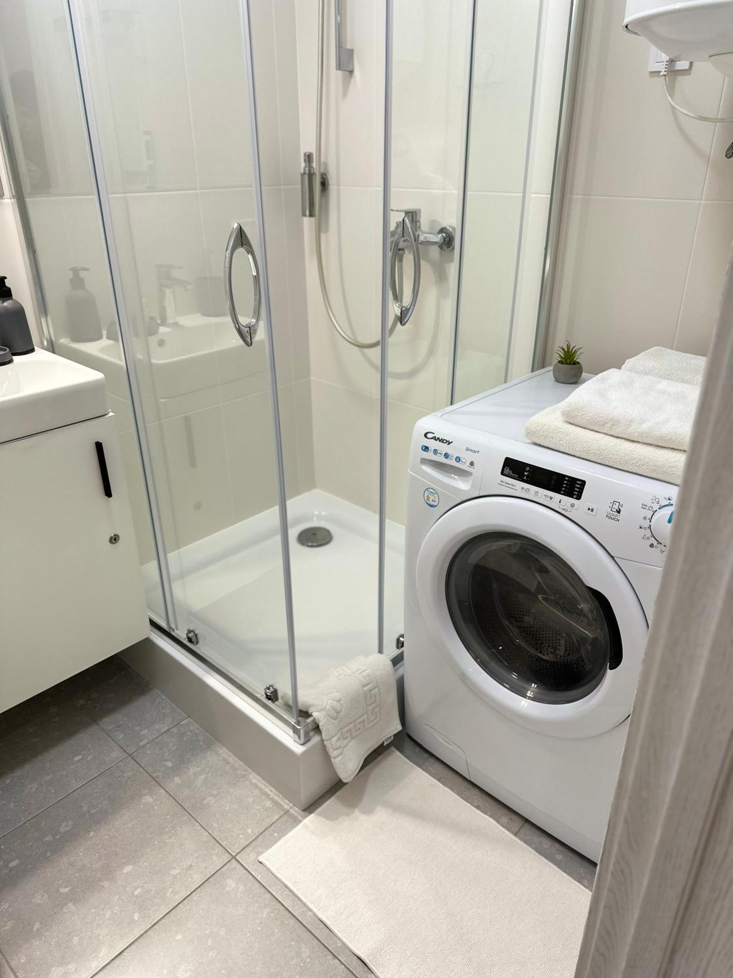Cube House Apartment Киев Екстериор снимка